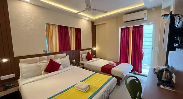 Elegant double bedroom at Sona Jhuri – best hotel in New Digha for comfort and style