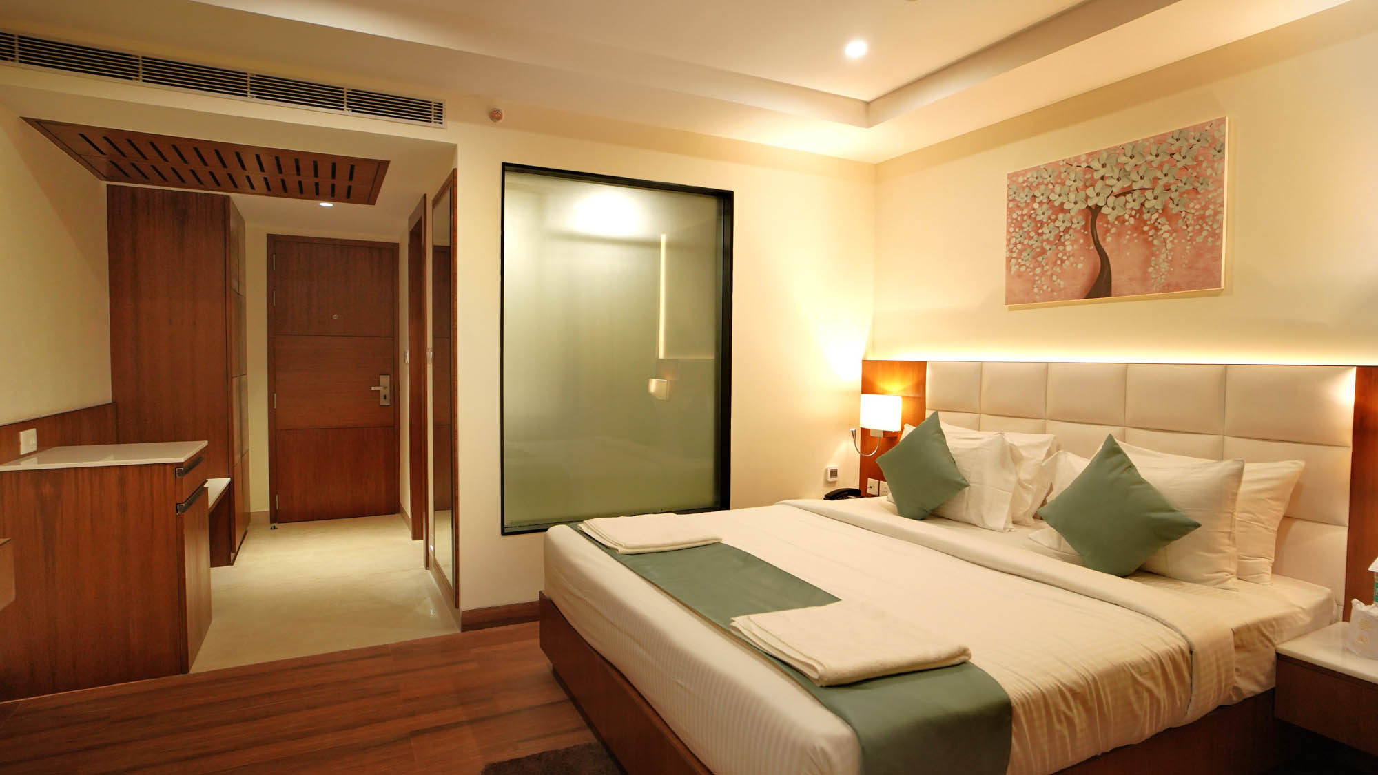Cozy and spacious room at Sona Jhuri in new Digha for relaxing stays